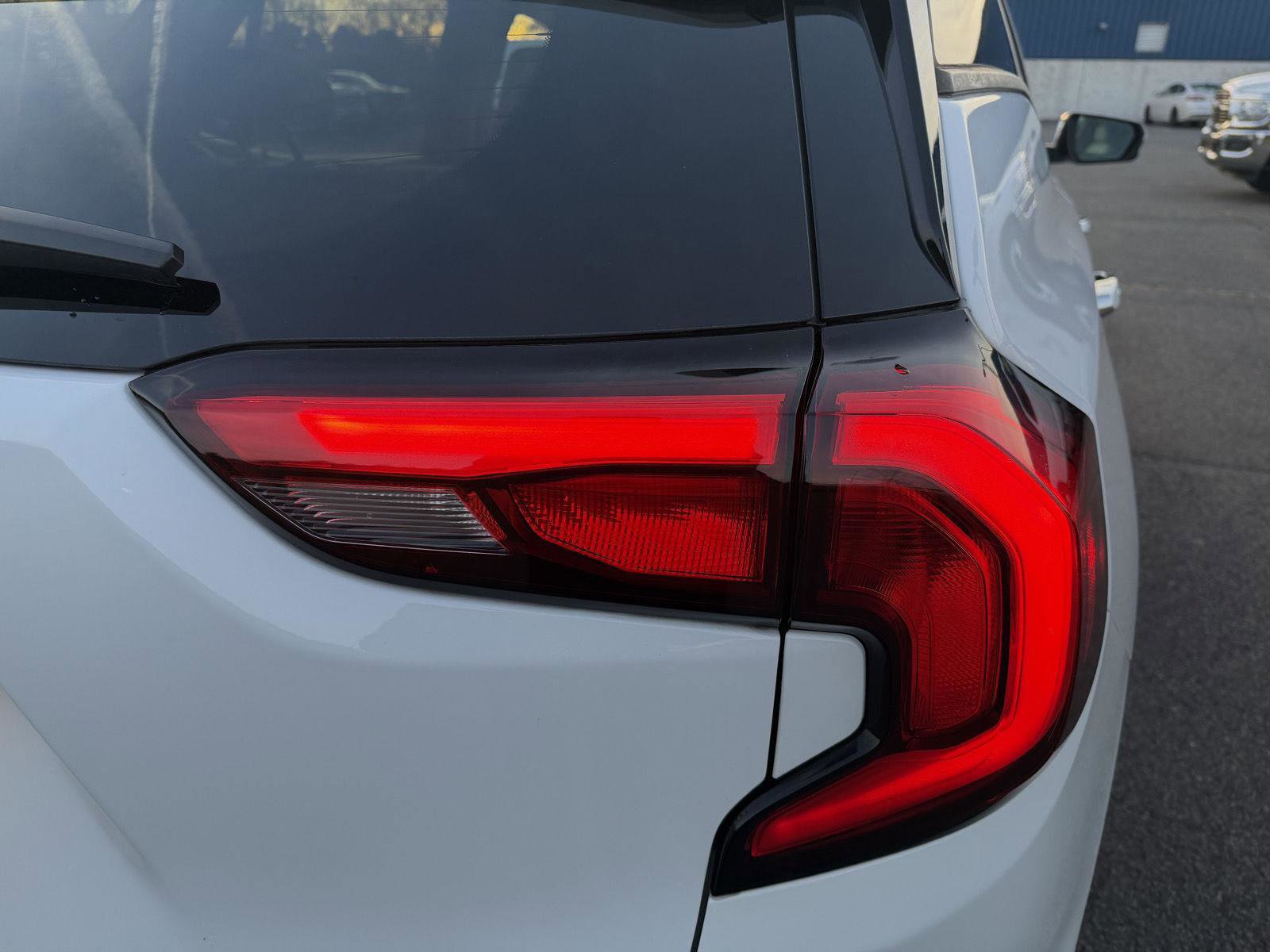 Used 2018 GMC Terrain Denali w/ Advanced Safety Package image 15