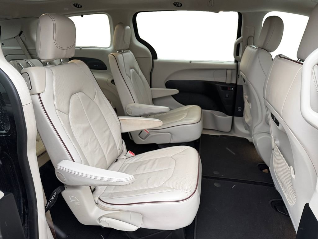 Used 2020 Chrysler Pacifica Limited image 20