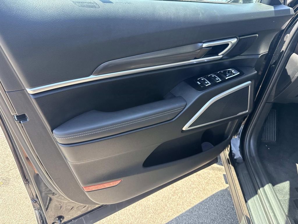 Used 2024 Kia Telluride LX AWD/4WD image 16
