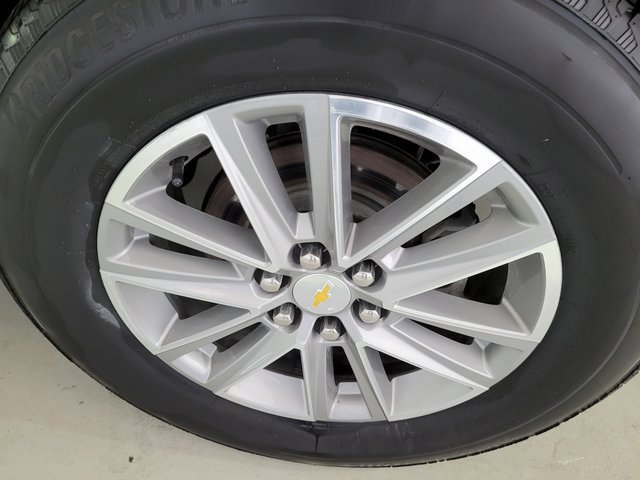 Used 2022 Chevrolet Traverse LT image 25