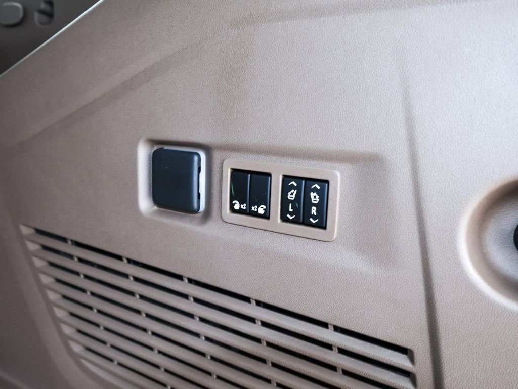 New 2026 GMC Yukon XL Denali image 7