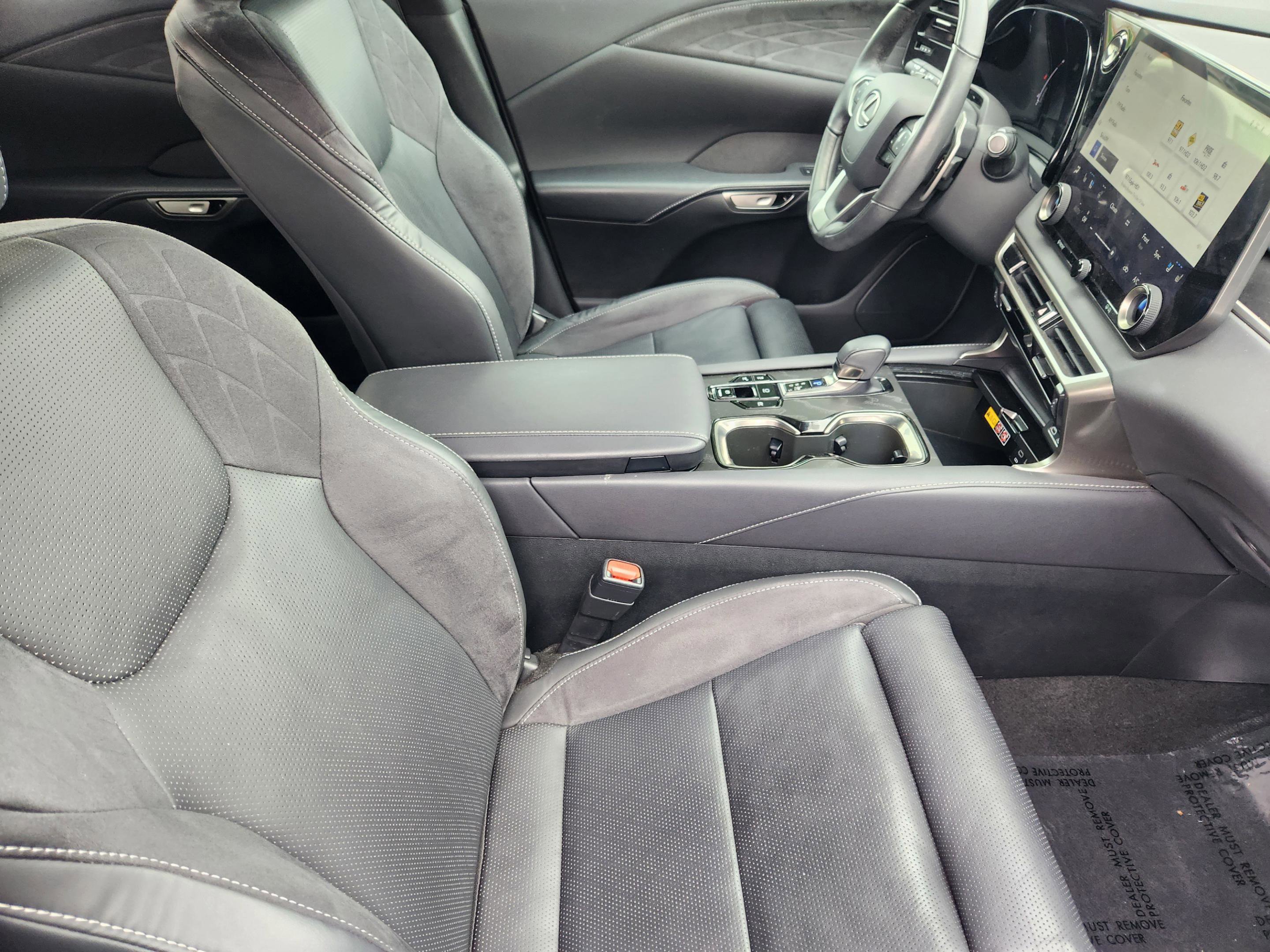 Certified 2023 Lexus RX 350 w/ Cold Area Package image 6