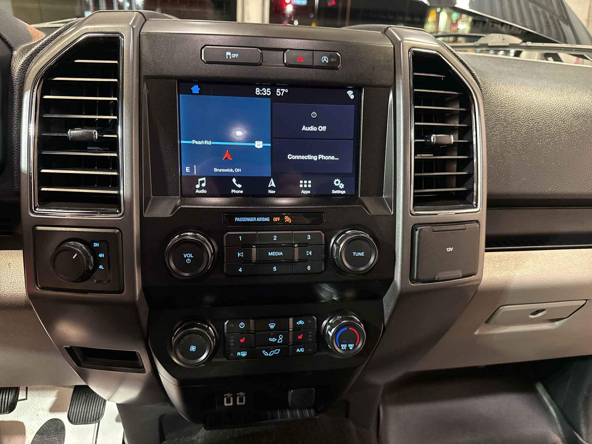 Used 2019 Ford F150 XLT w/ Equipment Group 302A Luxury AWD/4WD image 19