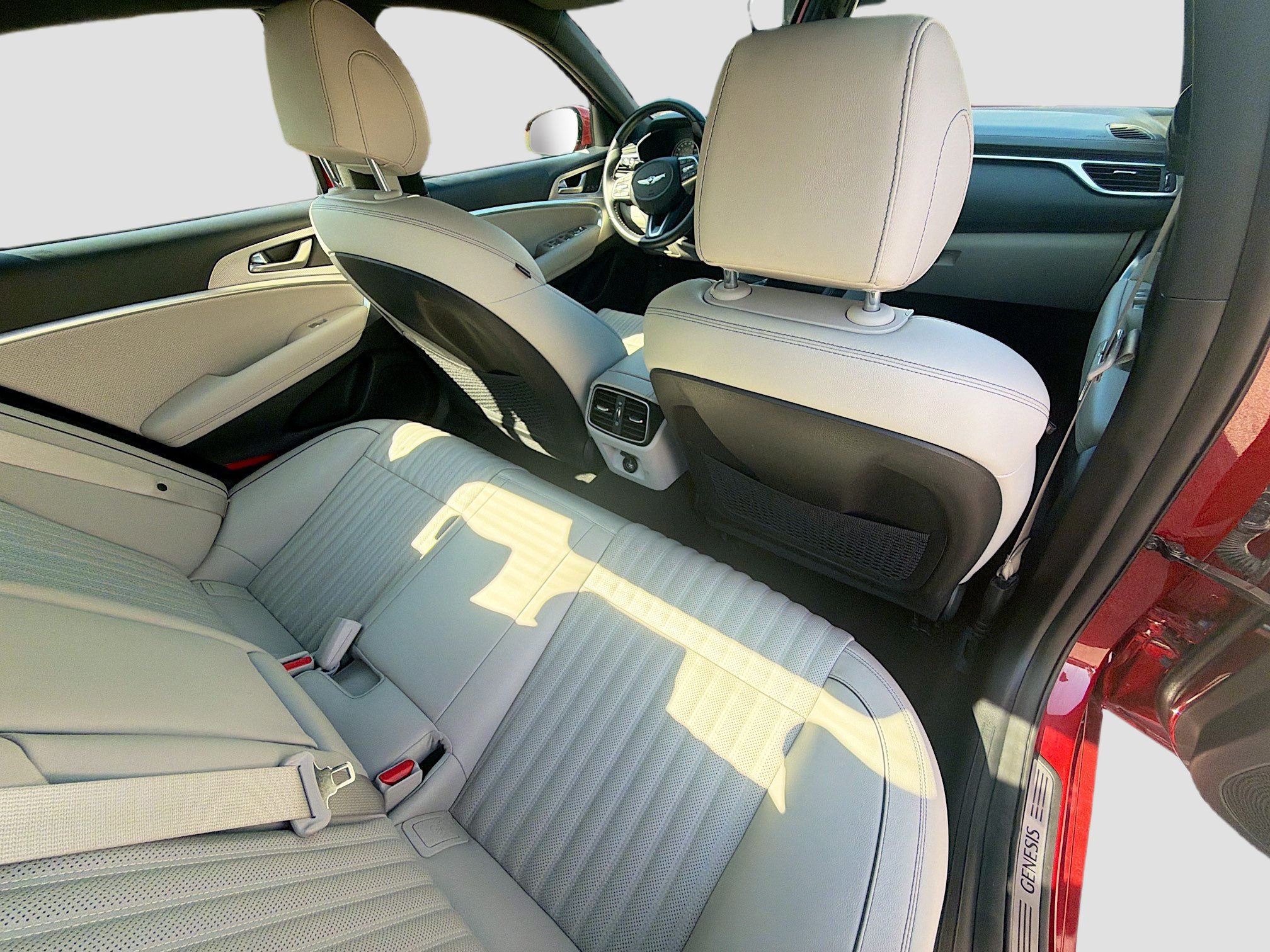 Used 2022 Genesis G70 3.3T image 31