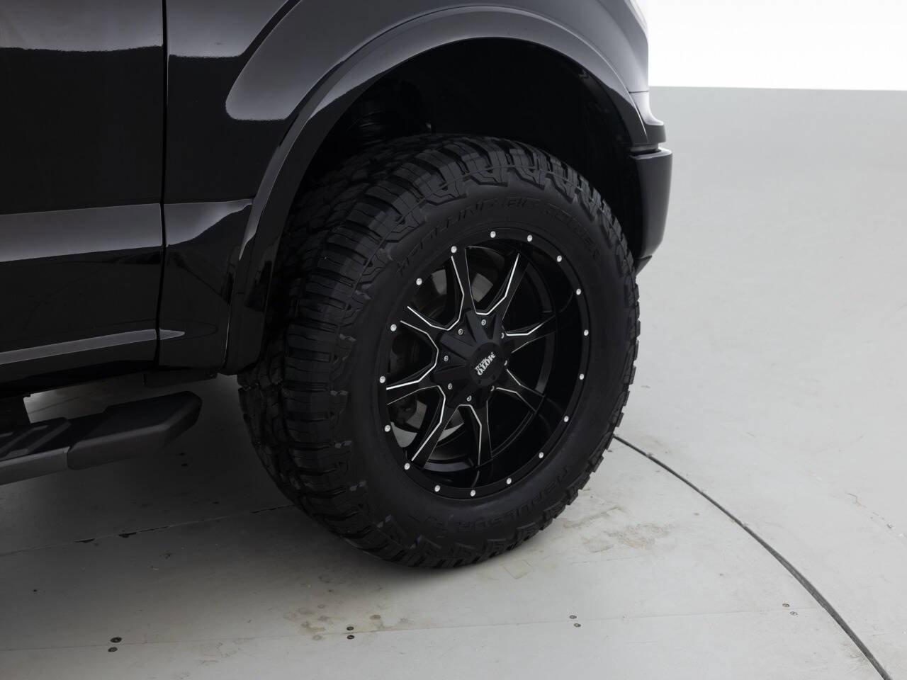 Used 2018 Ford F150 XLT w/ Equipment Group 302A Luxury image 19