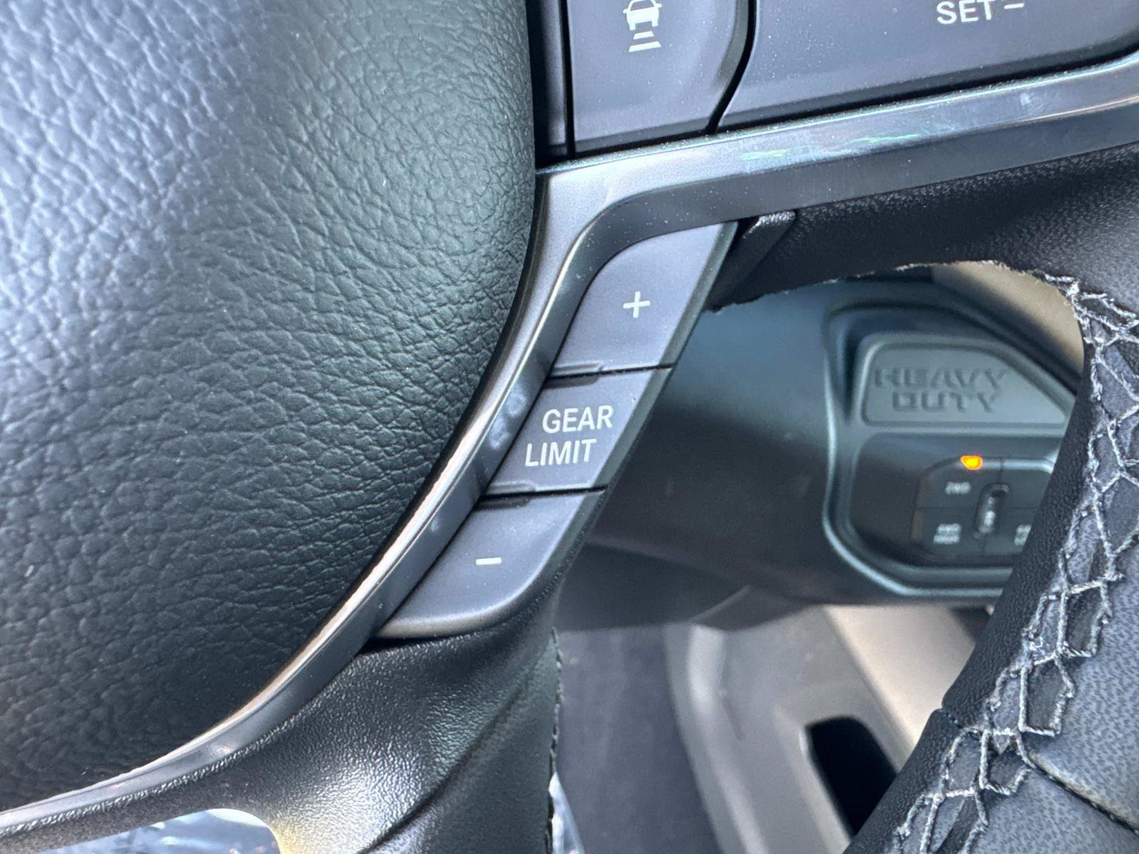 New 2026 RAM 2500 Laramie AWD/4WD image 32