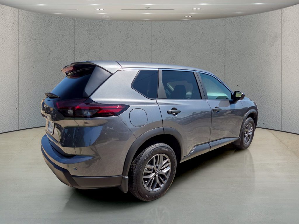 Used 2026 Nissan Rogue S FWD image 5