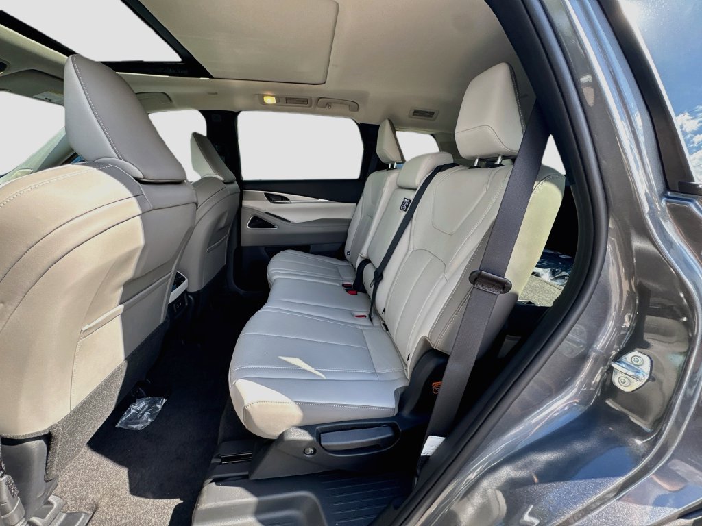 Used 2027 INFINITI QX60 Luxe w/ Cargo Package FWD image 27