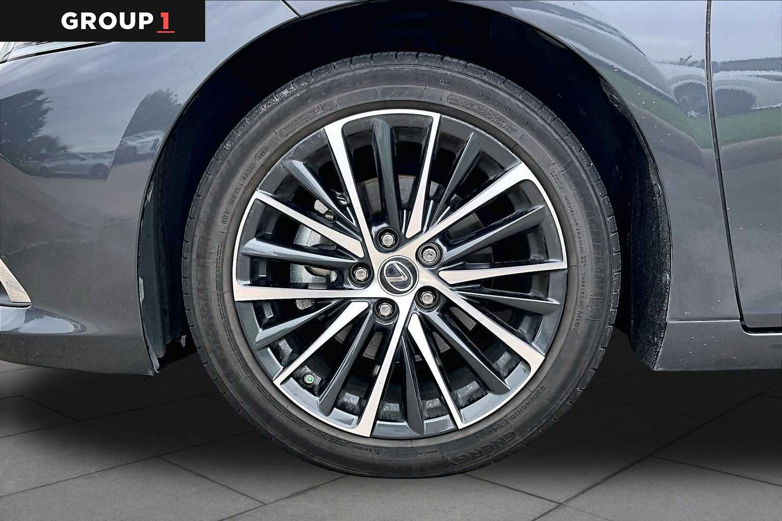 Used 2024 Lexus ES 350 w/ Premium Package FWD image 9