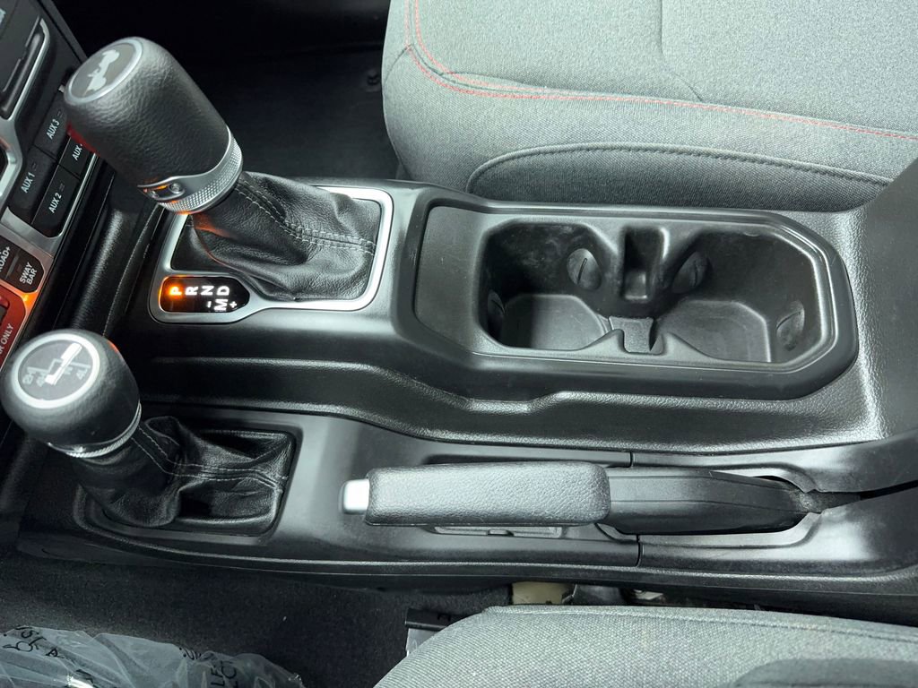 Used 2025 Jeep Wrangler Unlimited Rubicon image 37