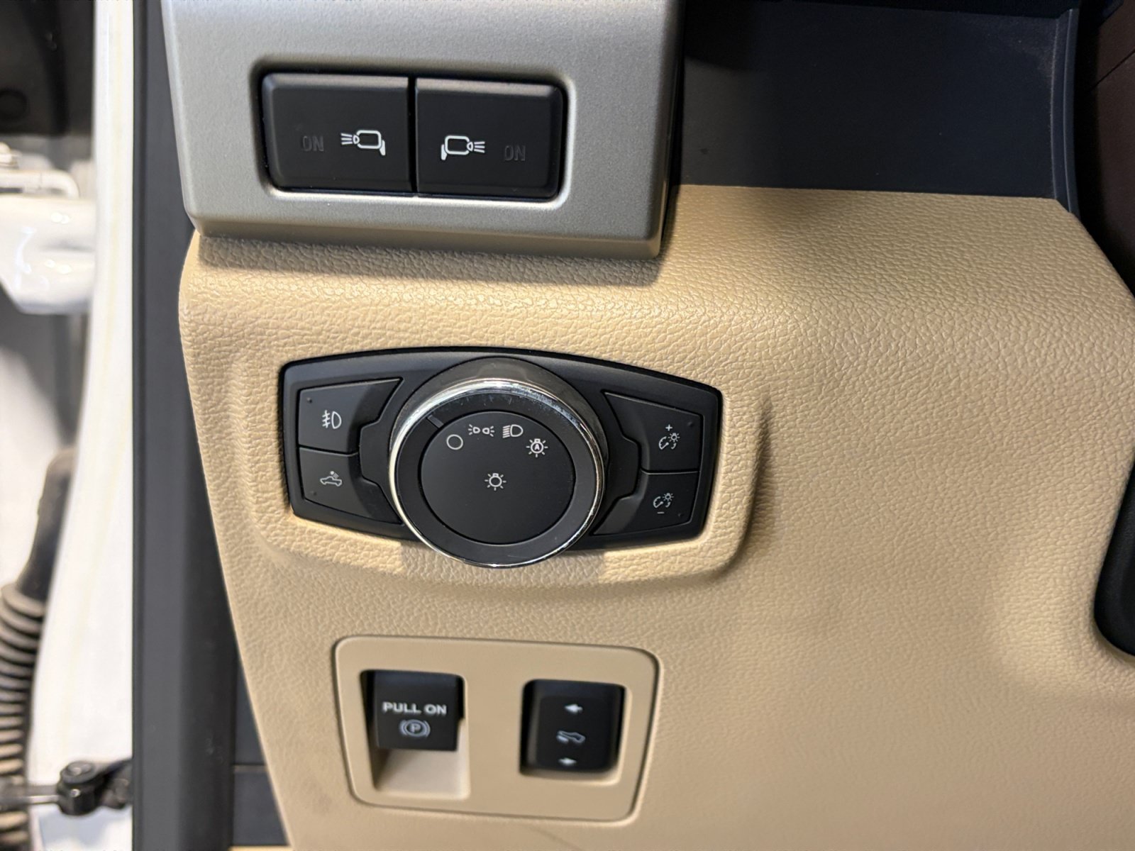 Used 2018 Ford F150 Lariat RWD image 21