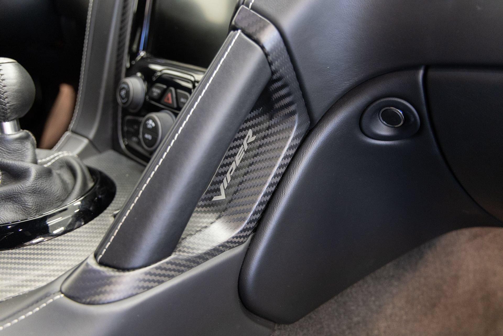 Used 2014 SRT Viper GTS w/ Exterior Carbon Fiber Package RWD image 19