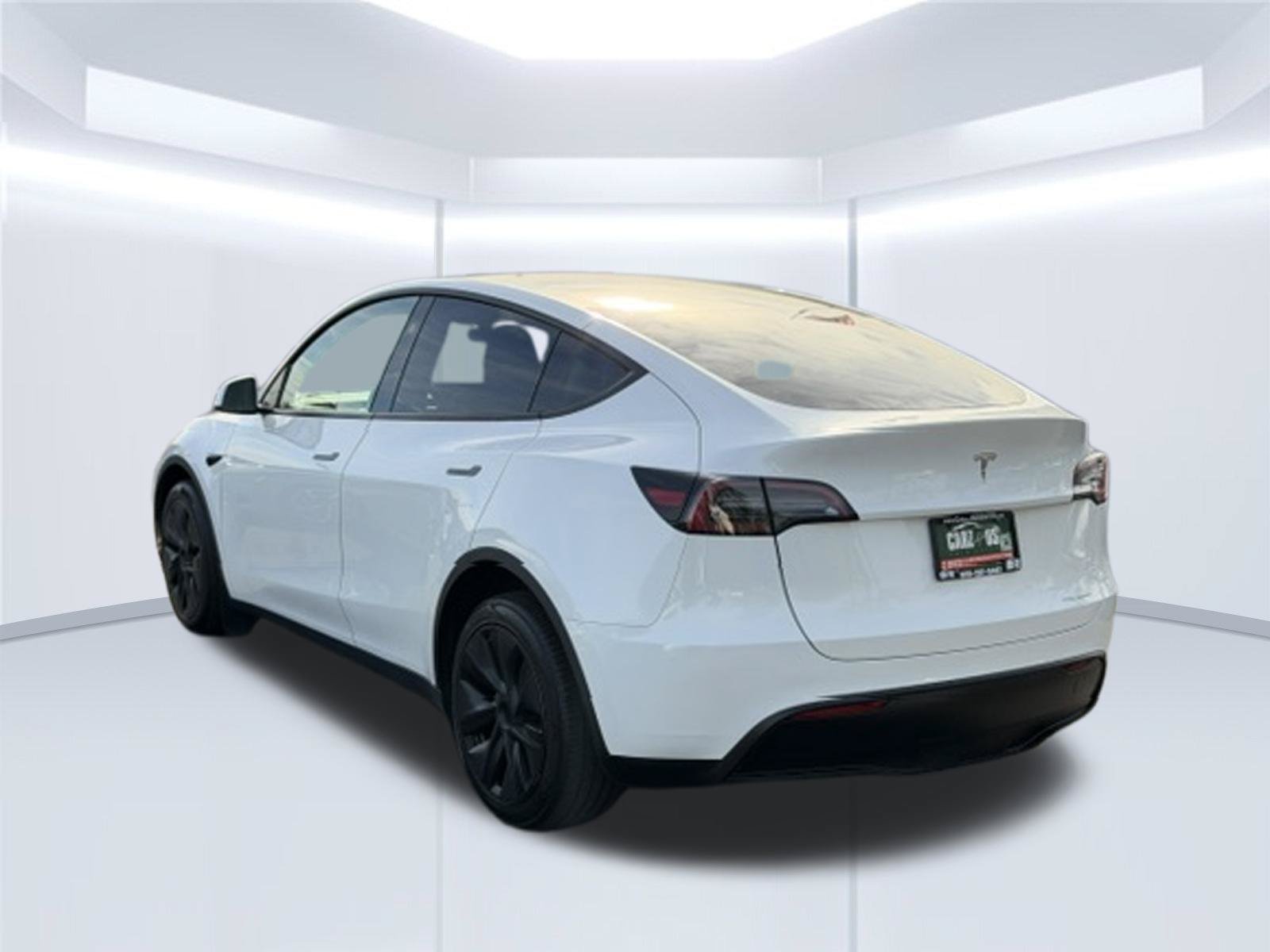 Used 2024 Tesla Model Y Long Range AWD/4WD image 7