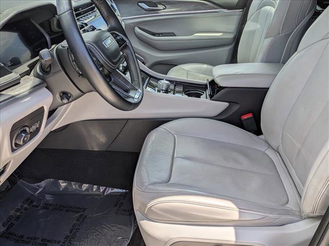 Used 2022 Jeep Grand Cherokee Overland AWD/4WD image 17