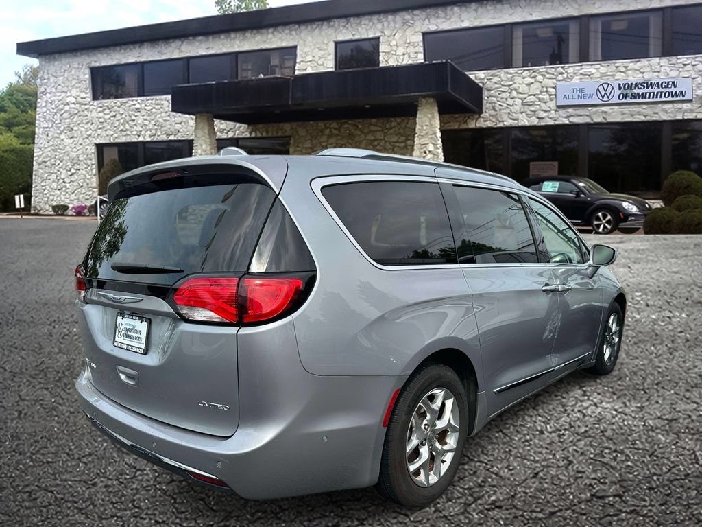 Used 2020 Chrysler Pacifica Limited w/ Advanced Safetytec Group FWD image 4