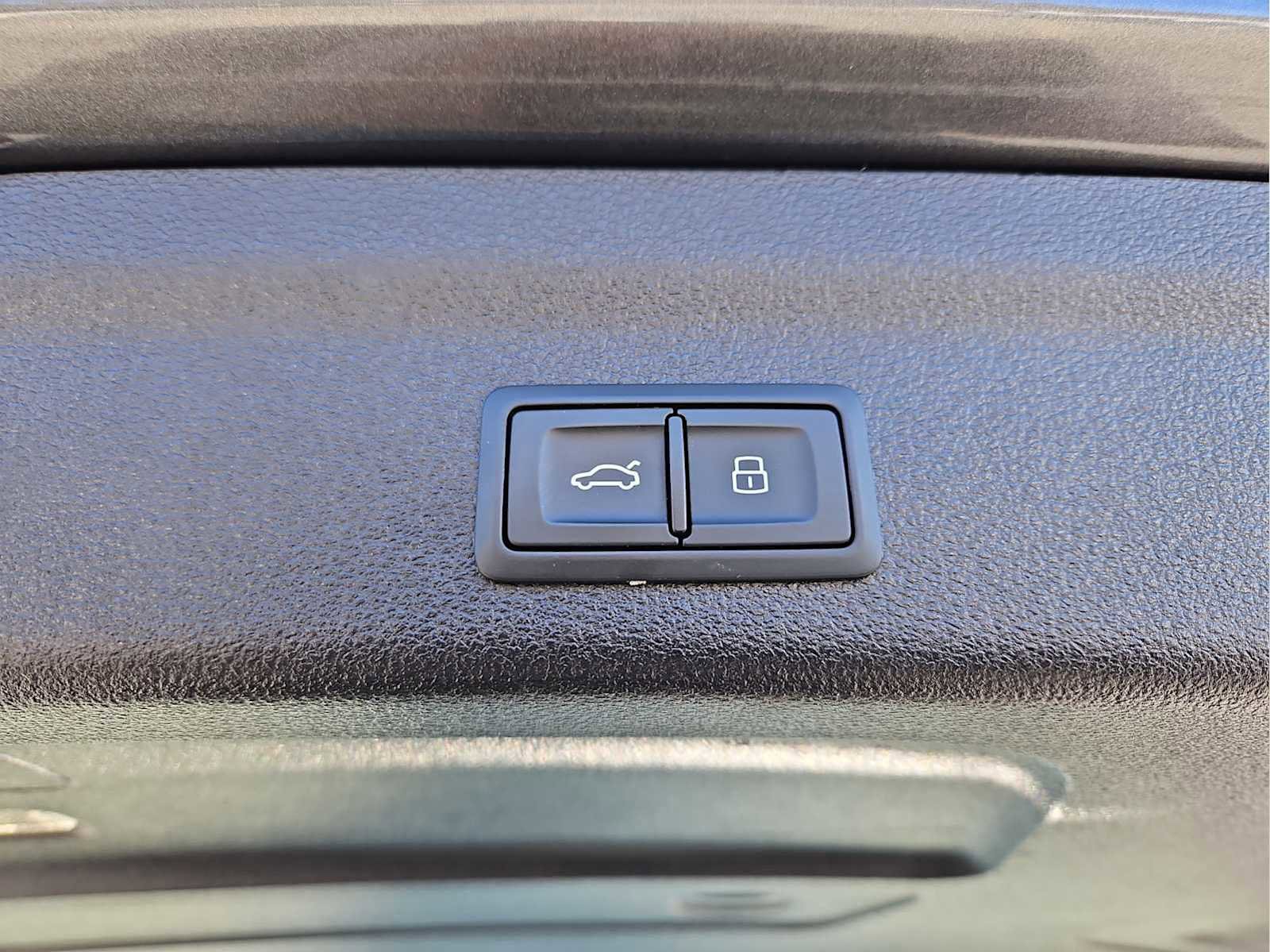 Certified 2021 Audi RS 6 w/ Carbon Optic Package image 36