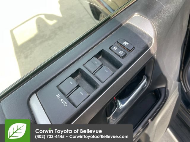 Used 2016 Toyota 4Runner SR5 AWD/4WD image 19