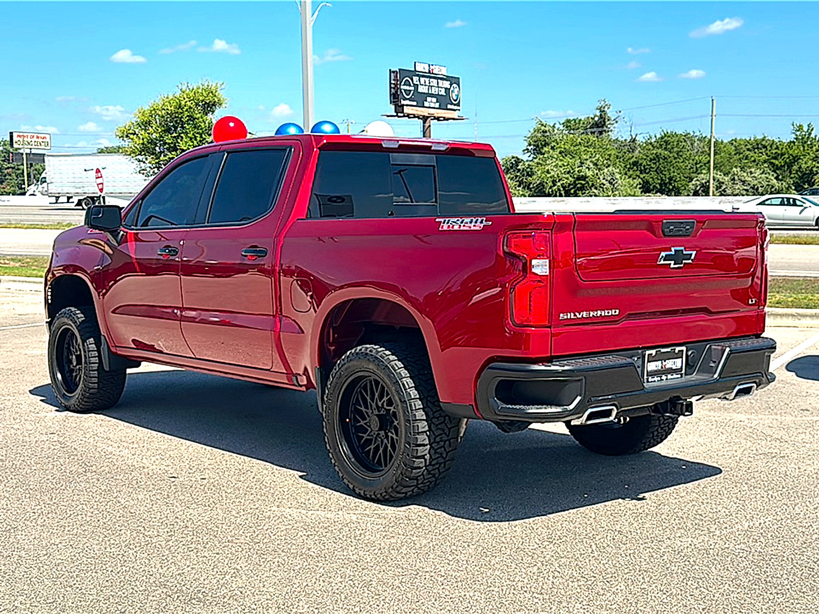 Used 2025 Chevrolet Silverado 1500 LT Trail Boss w/ Convenience Package II AWD/4WD image 6
