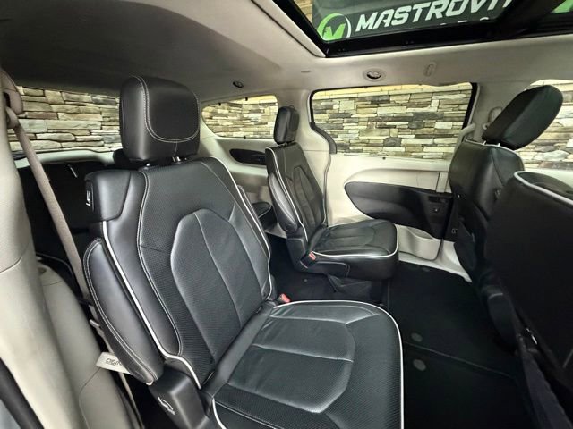 Used 2022 Chrysler Pacifica Limited FWD image 34