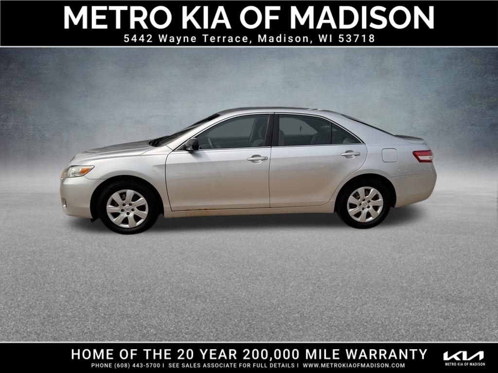 Used 2011 Toyota Camry LE FWD image 3