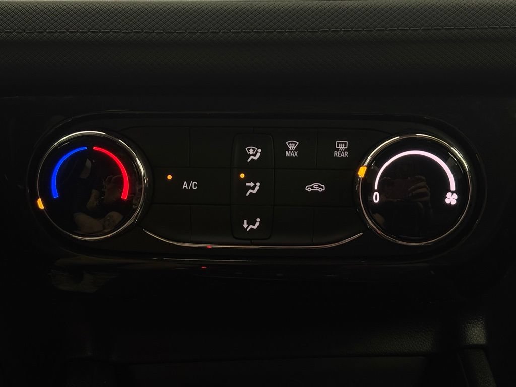 Used 2025 Chevrolet TrailBlazer LT FWD image 21