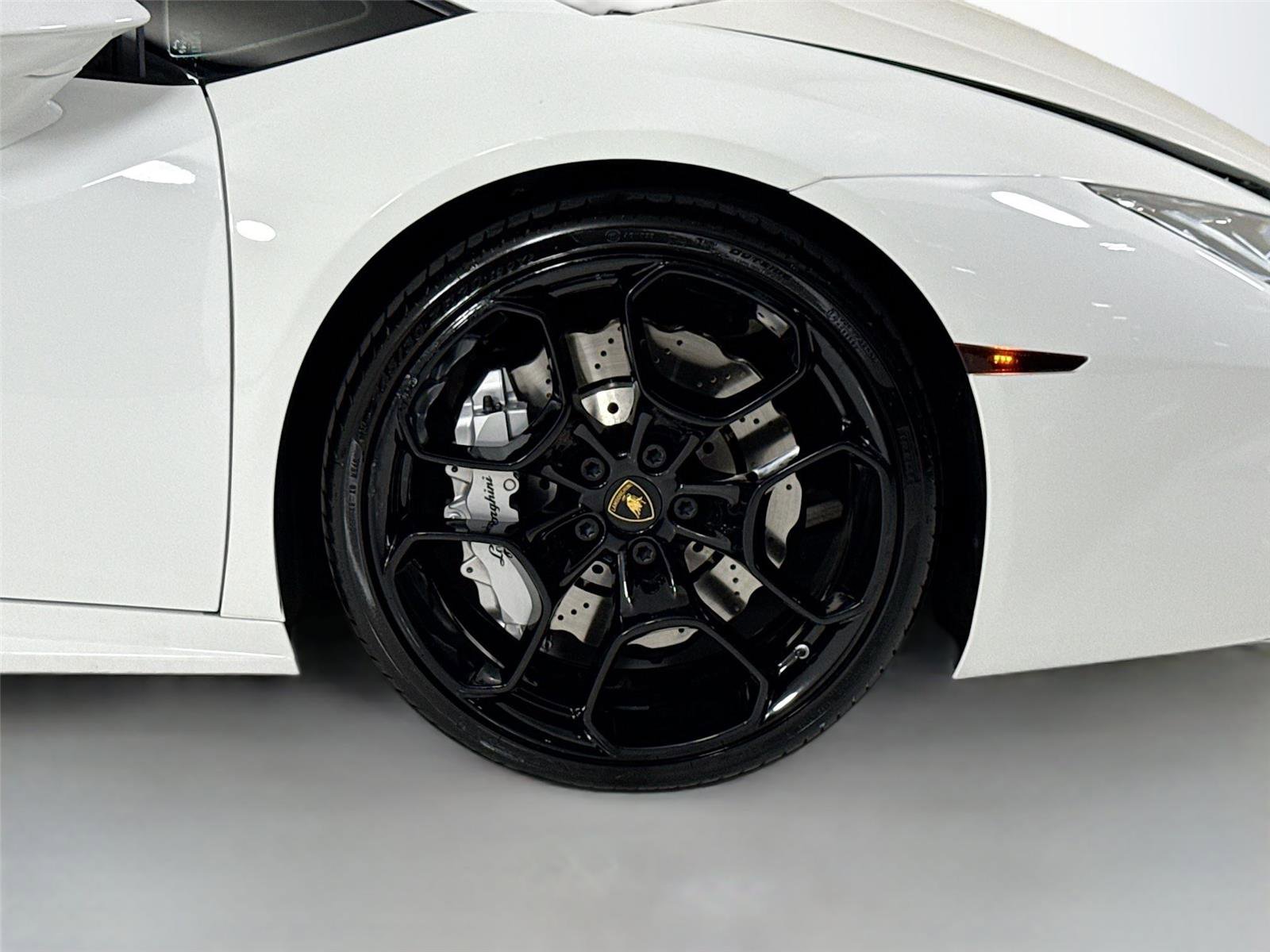 Used 2018 Lamborghini Huracan LP 580-2 image 39