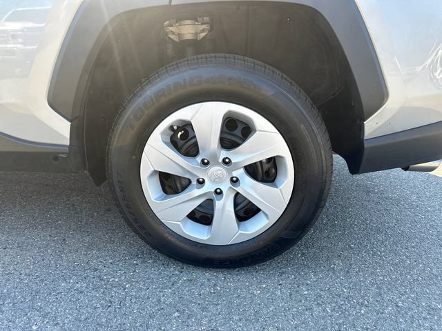 Used 2024 Toyota RAV4 LE AWD/4WD image 14