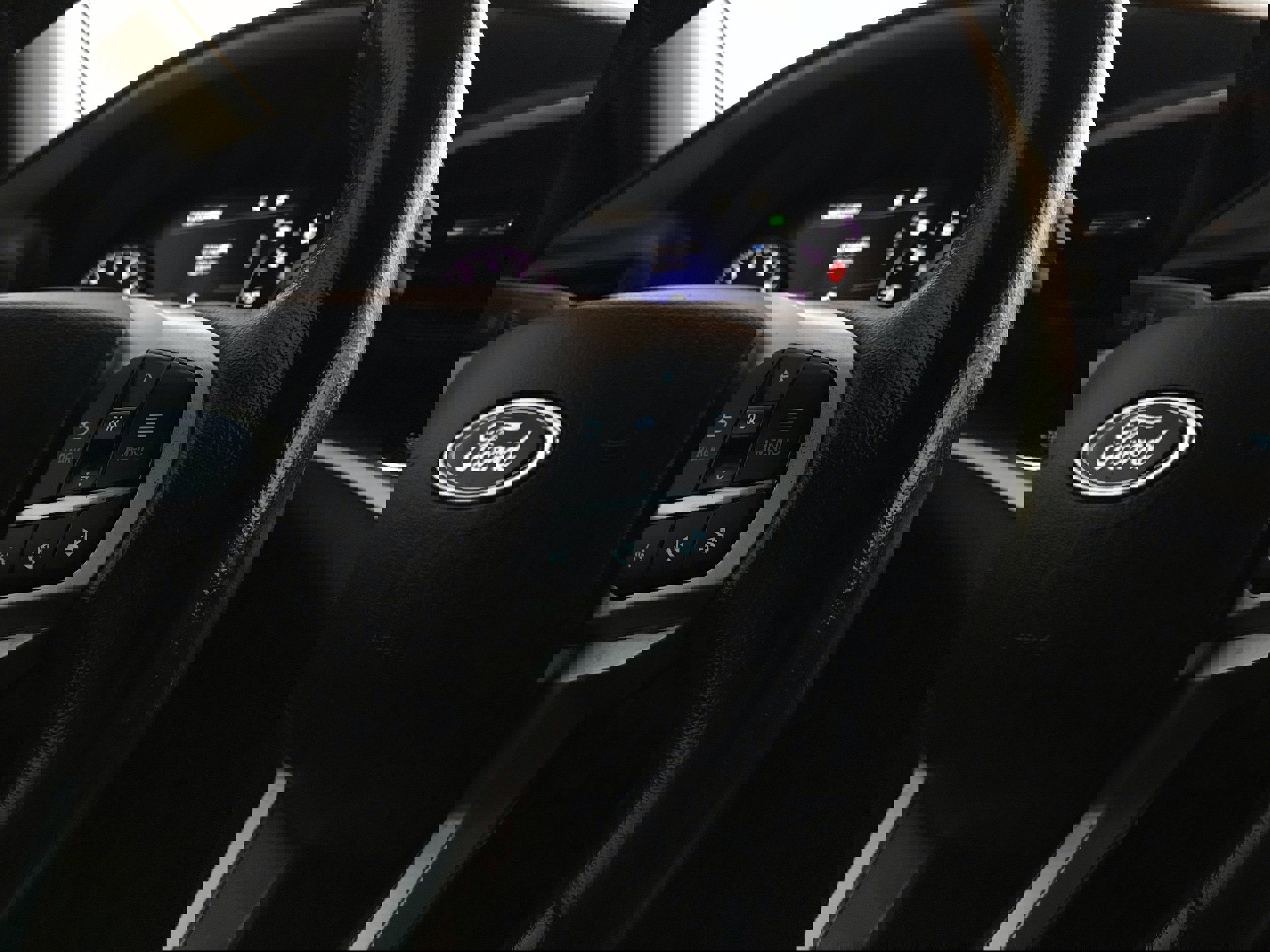 Used 2022 Ford Explorer XLT image 37