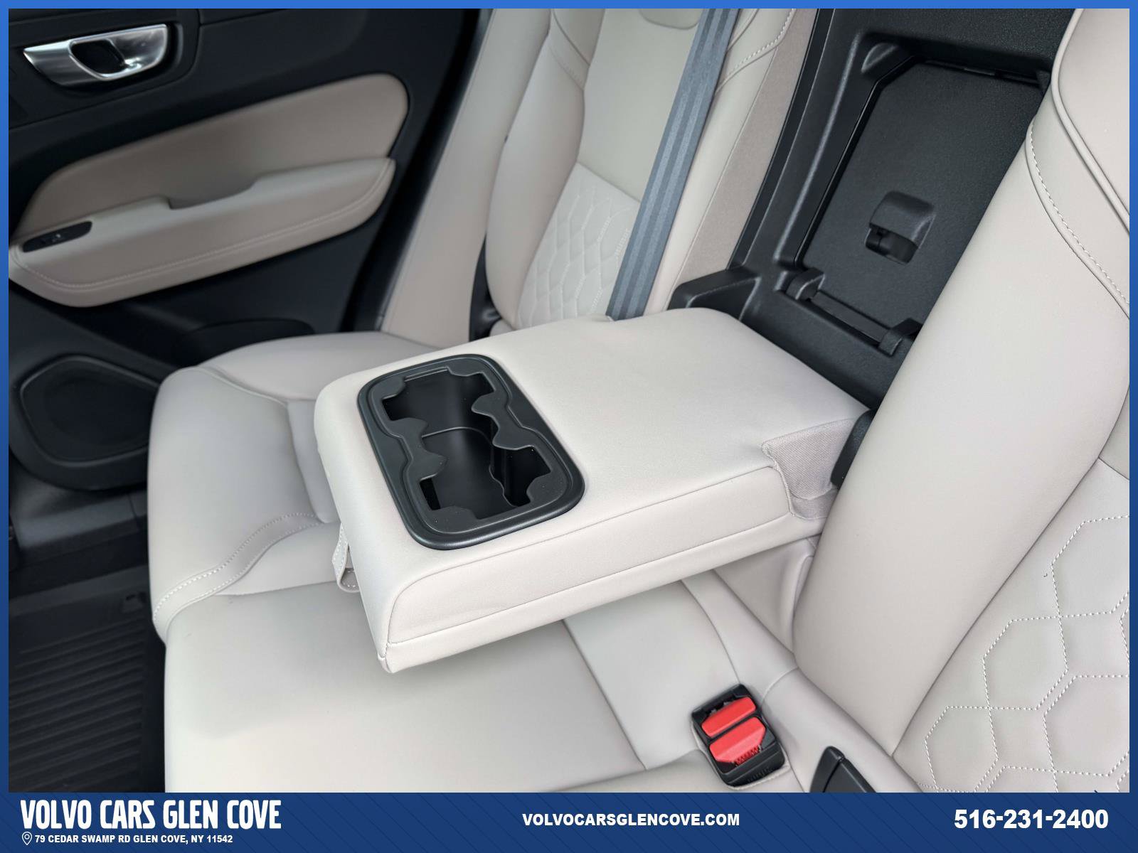 Used 2026 Volvo XC60 B5 Plus w/ Climate Package AWD/4WD image 19