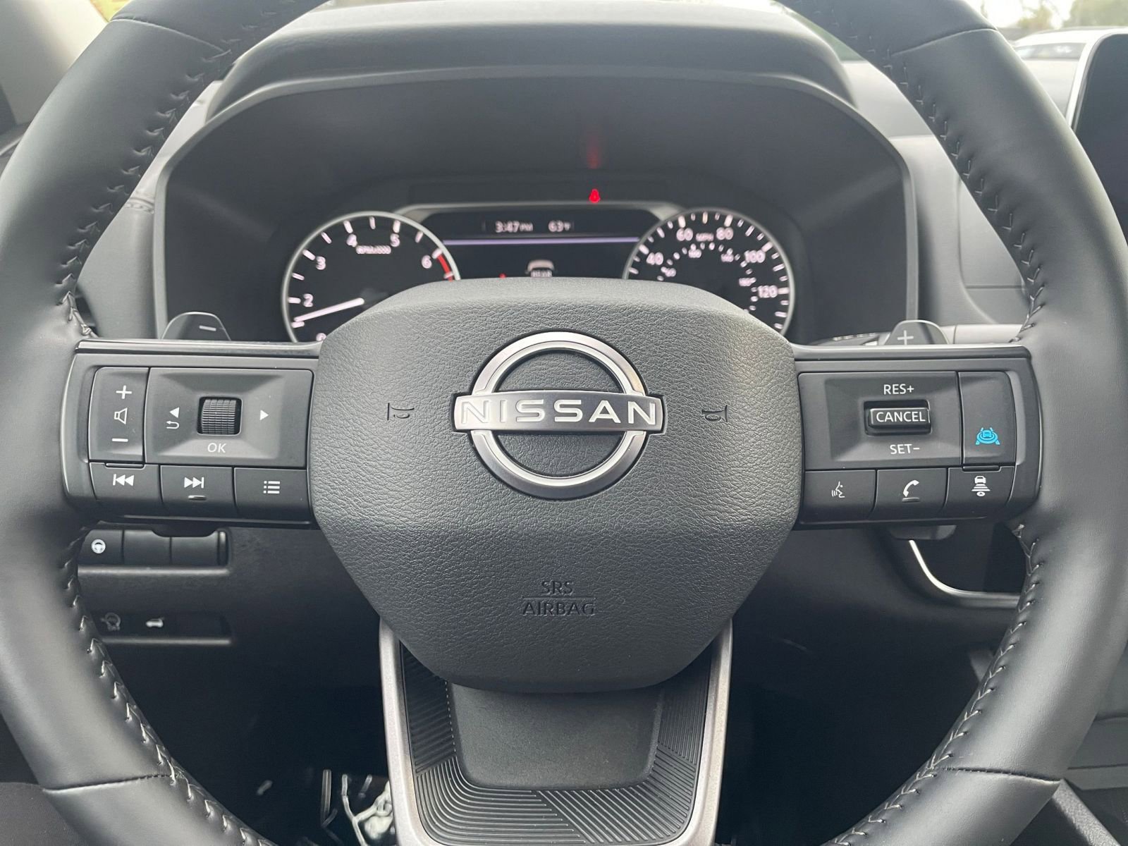 Used 2025 Nissan Rogue SV image 30