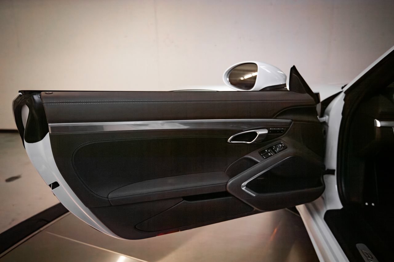 Used 2023 Porsche 718 Boxster S RWD image 21