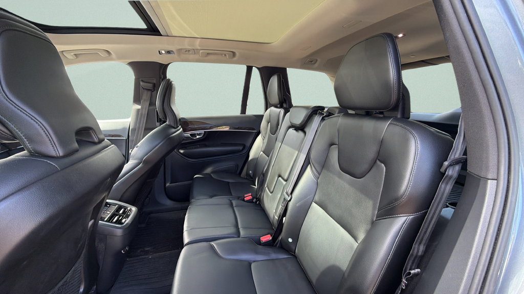 Used 2019 Volvo XC90 T5 Momentum w/ Multimedia Package AWD/4WD image 27