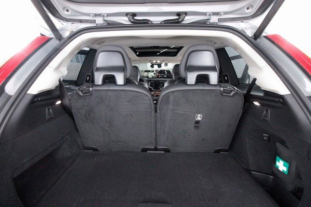 Certified 2025 Volvo XC90 B6 Plus w/ Protection Package Premier image 27