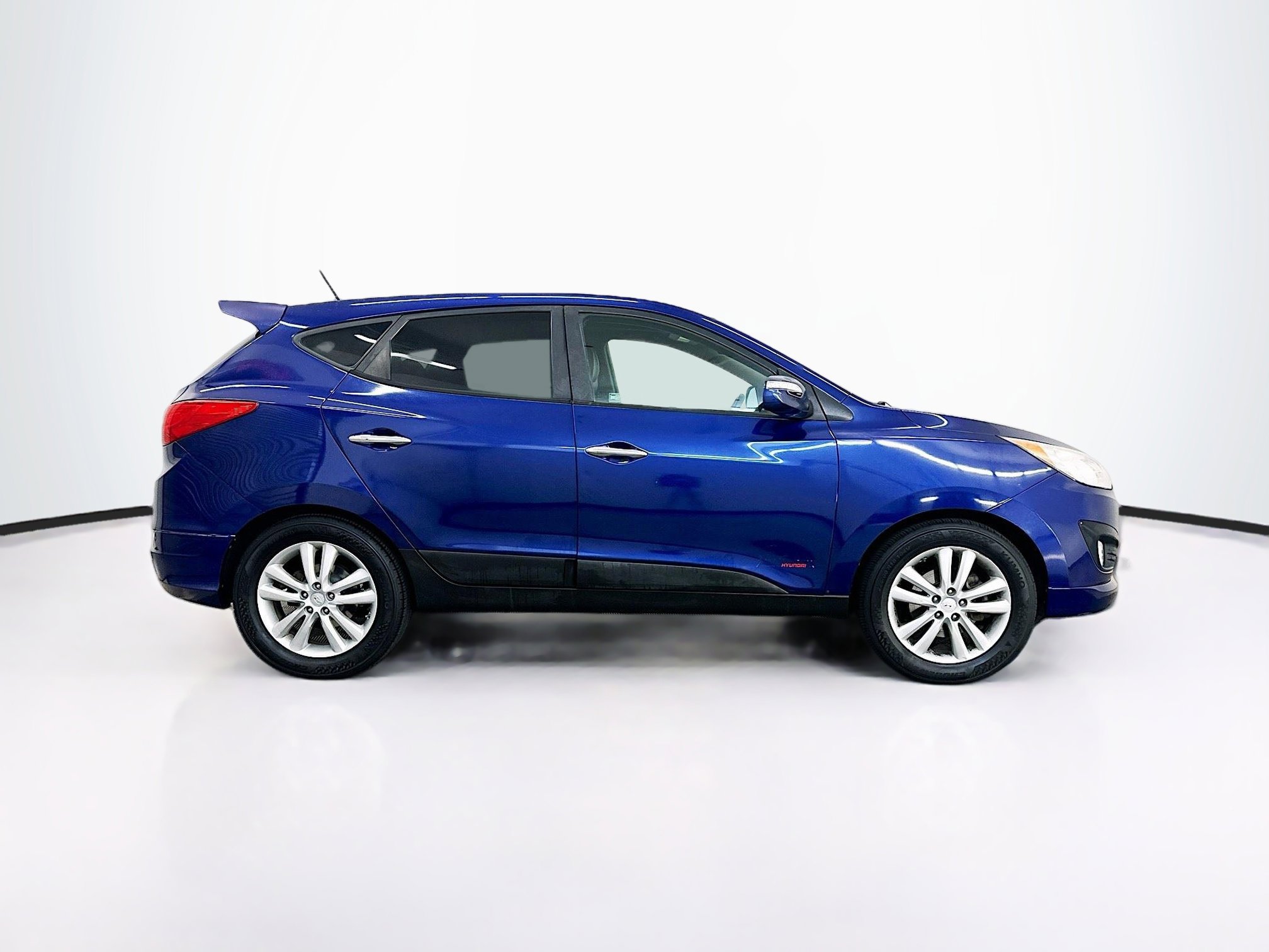 Used 2012 Hyundai Tucson Limited w/ Premium Pkg AWD/4WD image 10