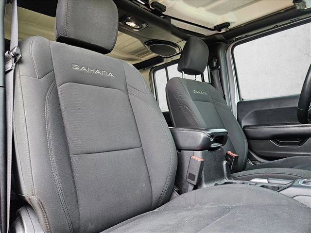 Used 2018 Jeep Wrangler Unlimited Sahara w/ LED Lighting Group image 20