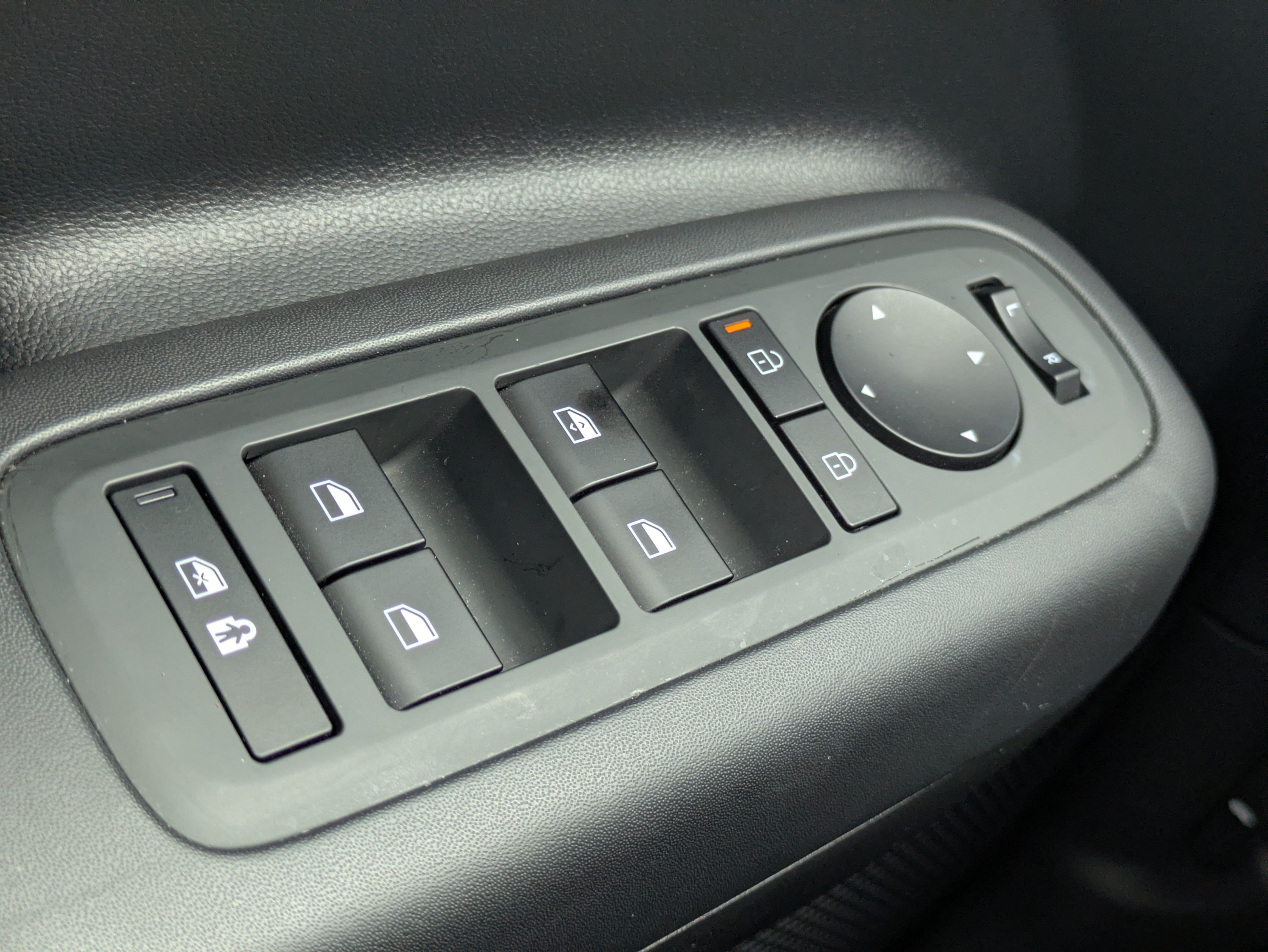 Used 2025 Hyundai Santa Fe SE FWD image 15