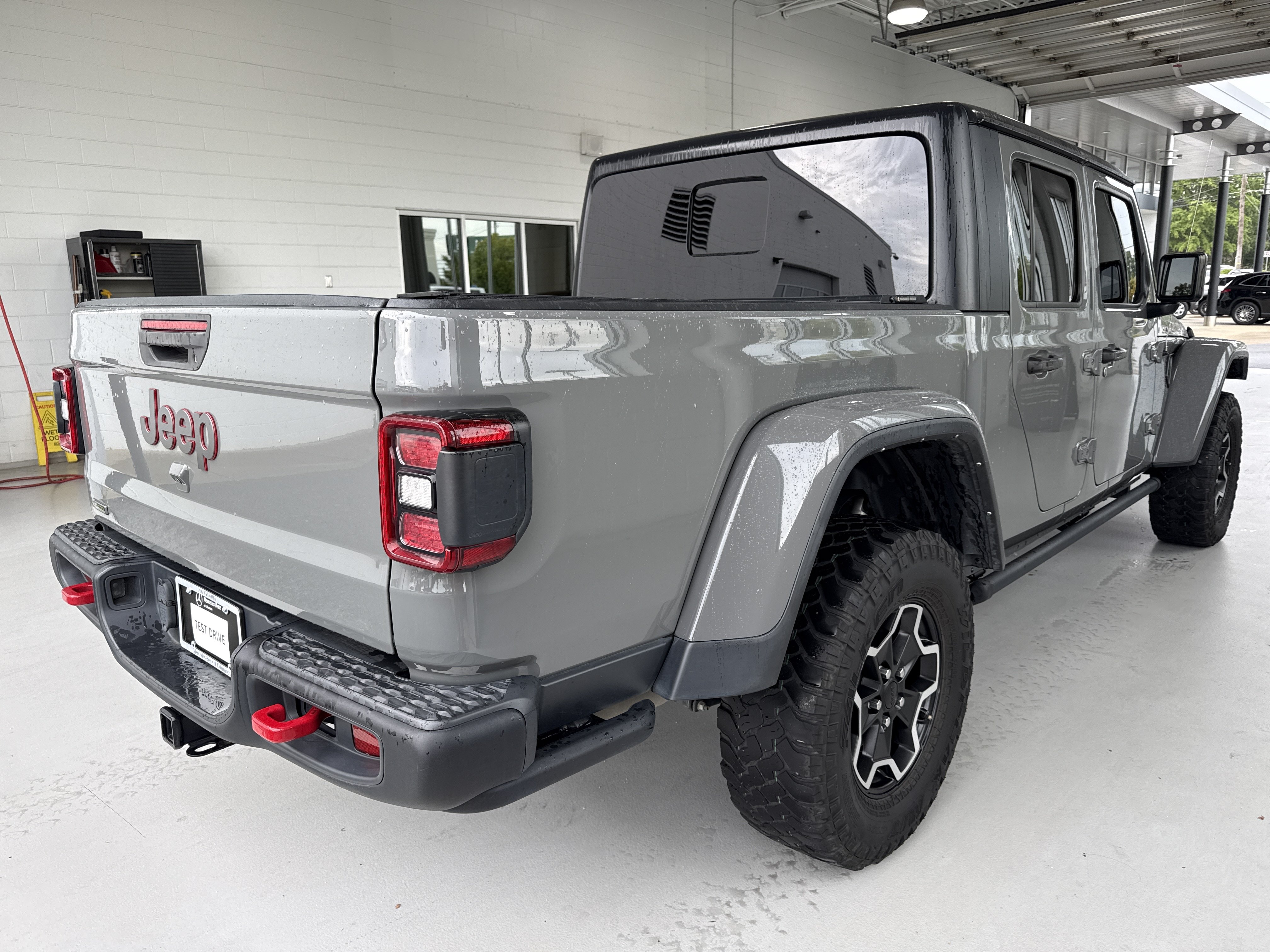 Used 2022 Jeep Gladiator Rubicon w/ LED Lighting Group AWD/4WD image 5