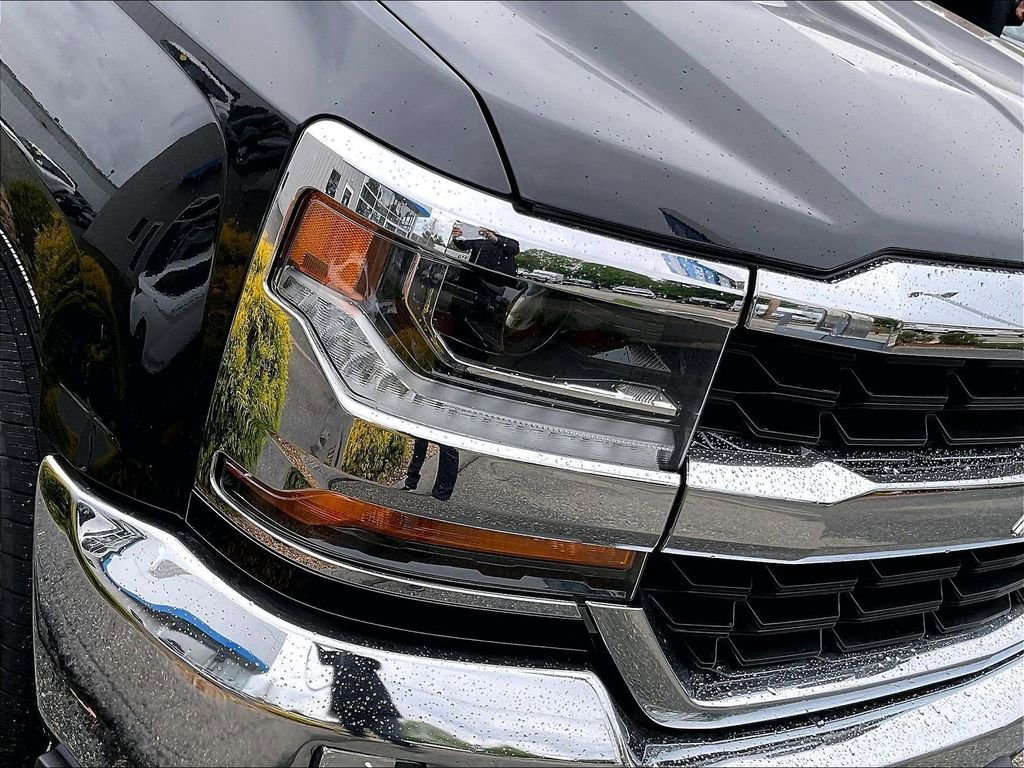 Used 2017 Chevrolet Silverado 1500 LT w/ All Star Edition AWD/4WD image 32