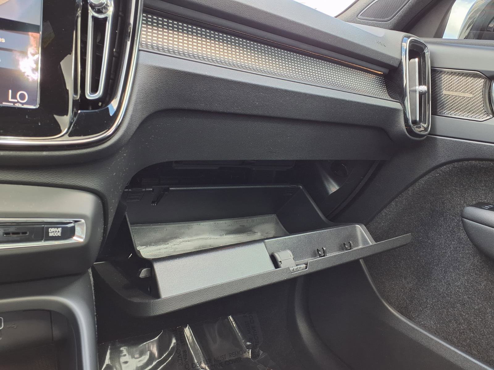 Used 2022 Volvo XC40 T5 R-Design w/ Advanced Package image 29