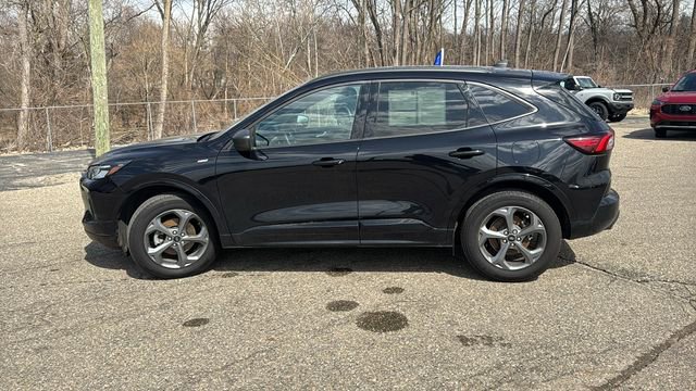 Certified 2024 Ford Escape ST-Line w/ Tech Pack #1 image 6