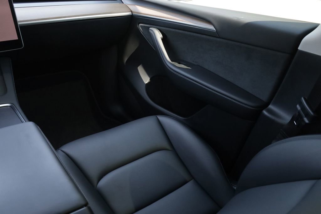 Used 2023 Tesla Model Y Long Range AWD/4WD image 13