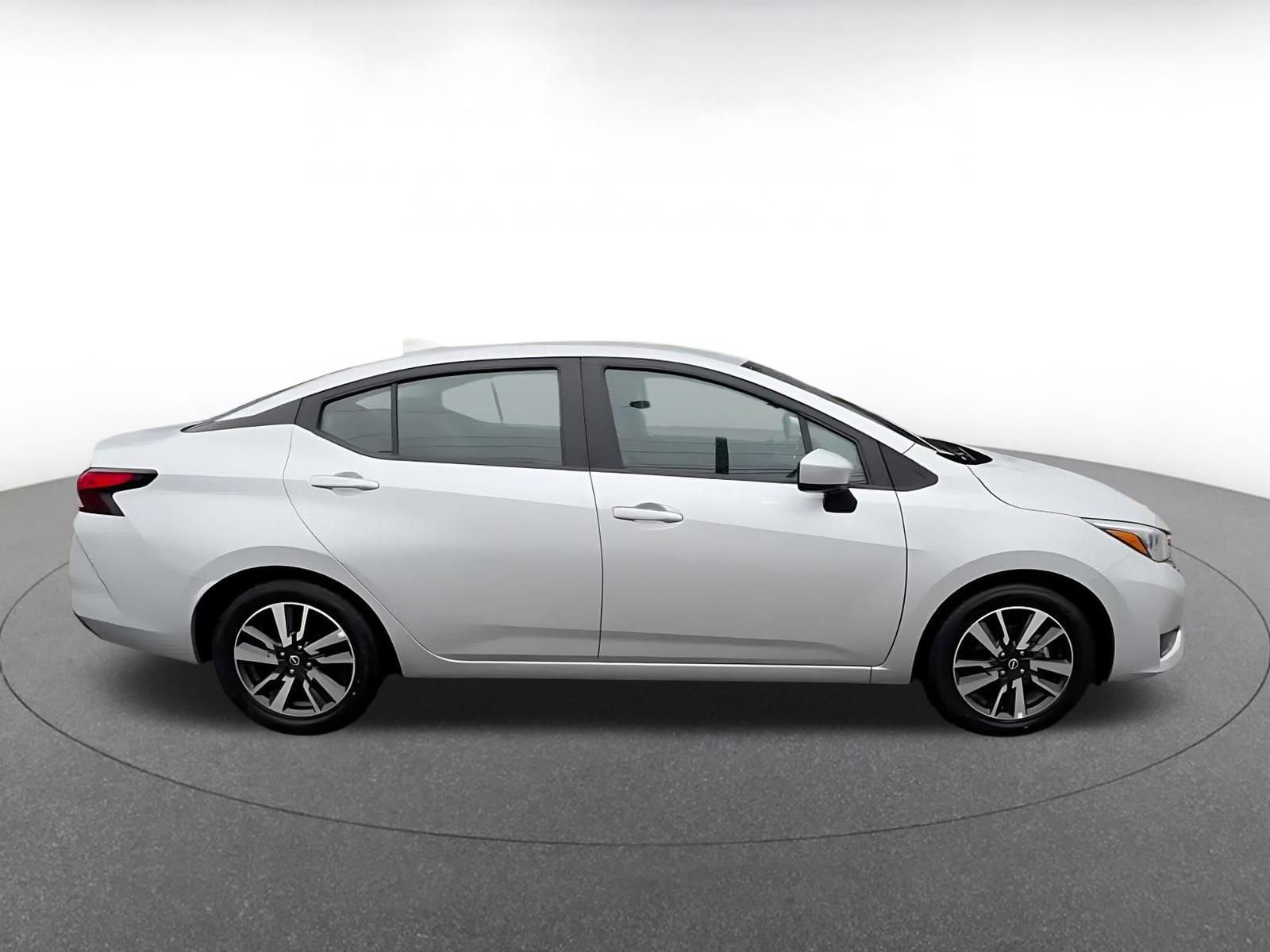 Used 2025 Nissan Versa SV image 16