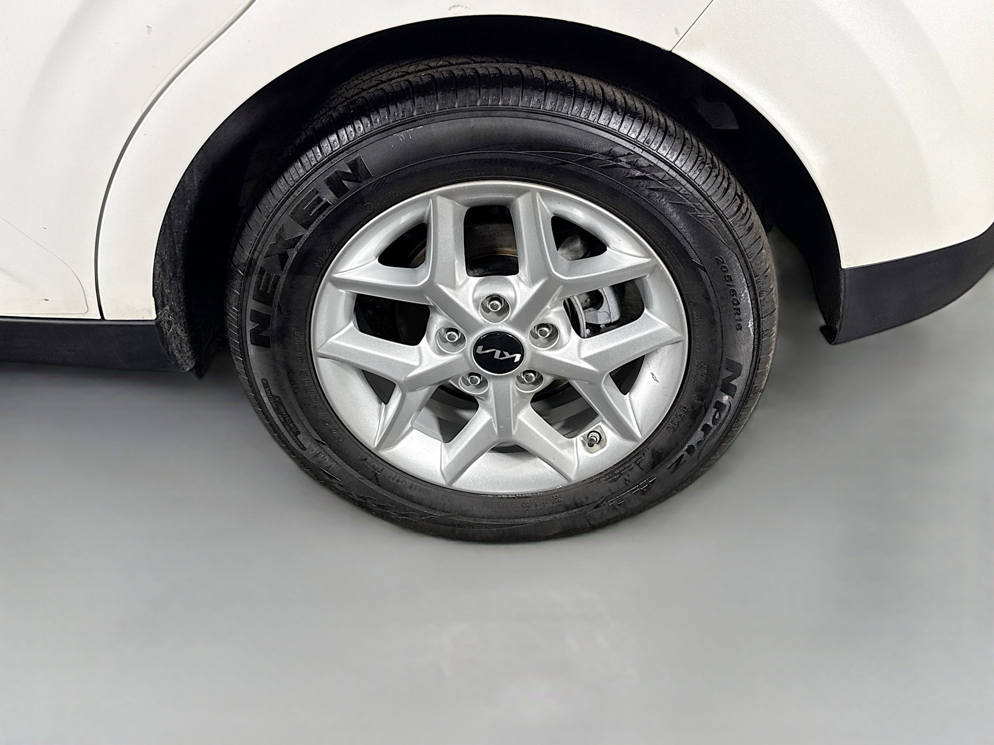 Used 2025 Kia Soul LX w/ LX Technology Package FWD image 36