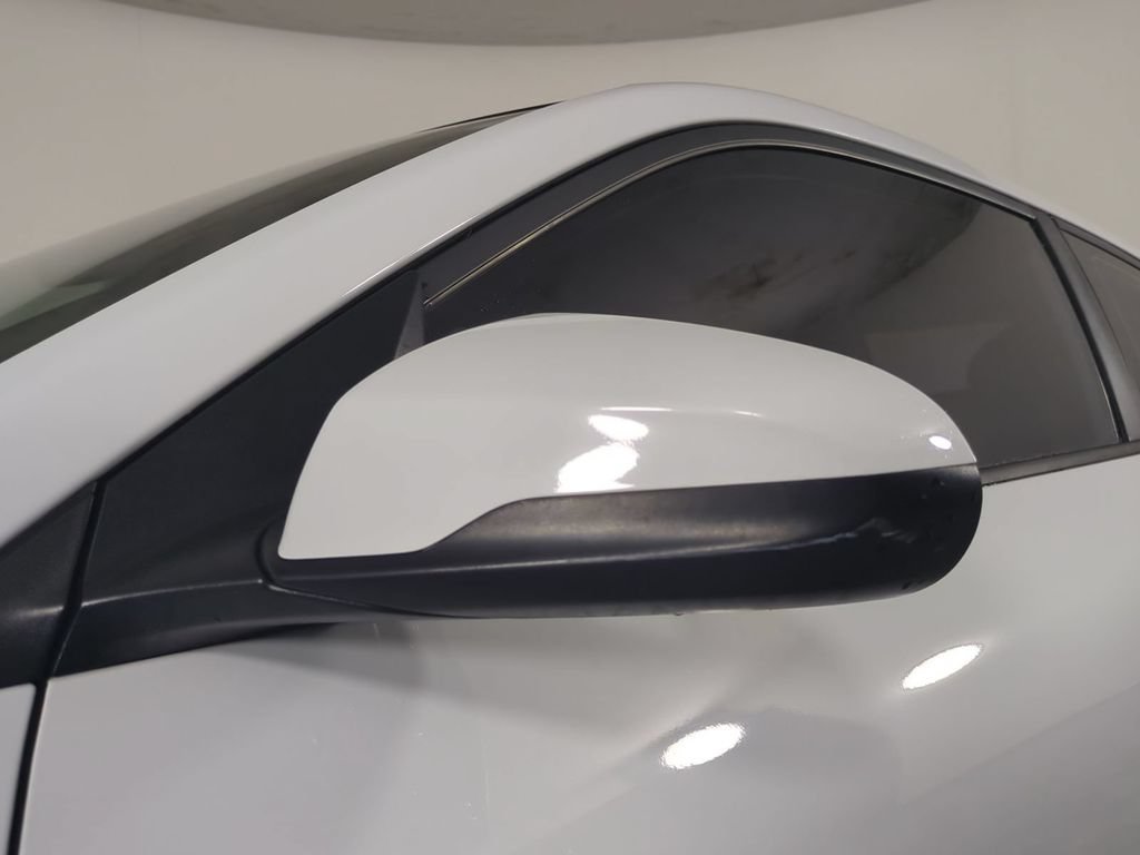 Used 2020 Hyundai Veloster 2.0 Premium FWD image 12