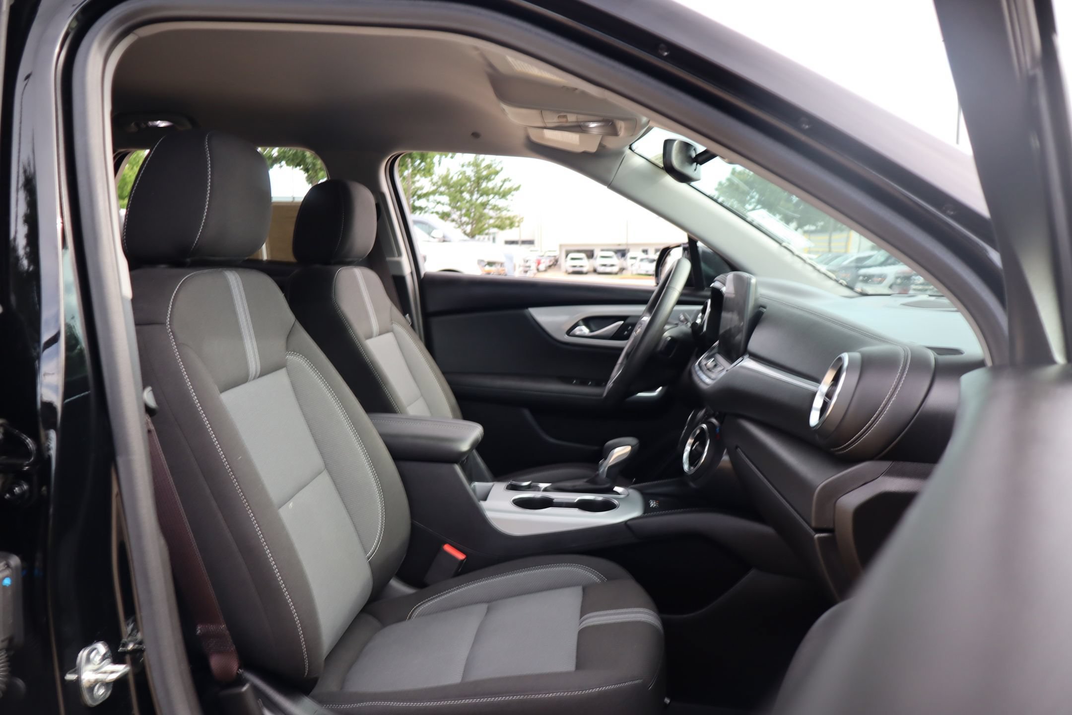 Used 2024 Chevrolet Blazer LT w/ Convenience Package FWD image 29