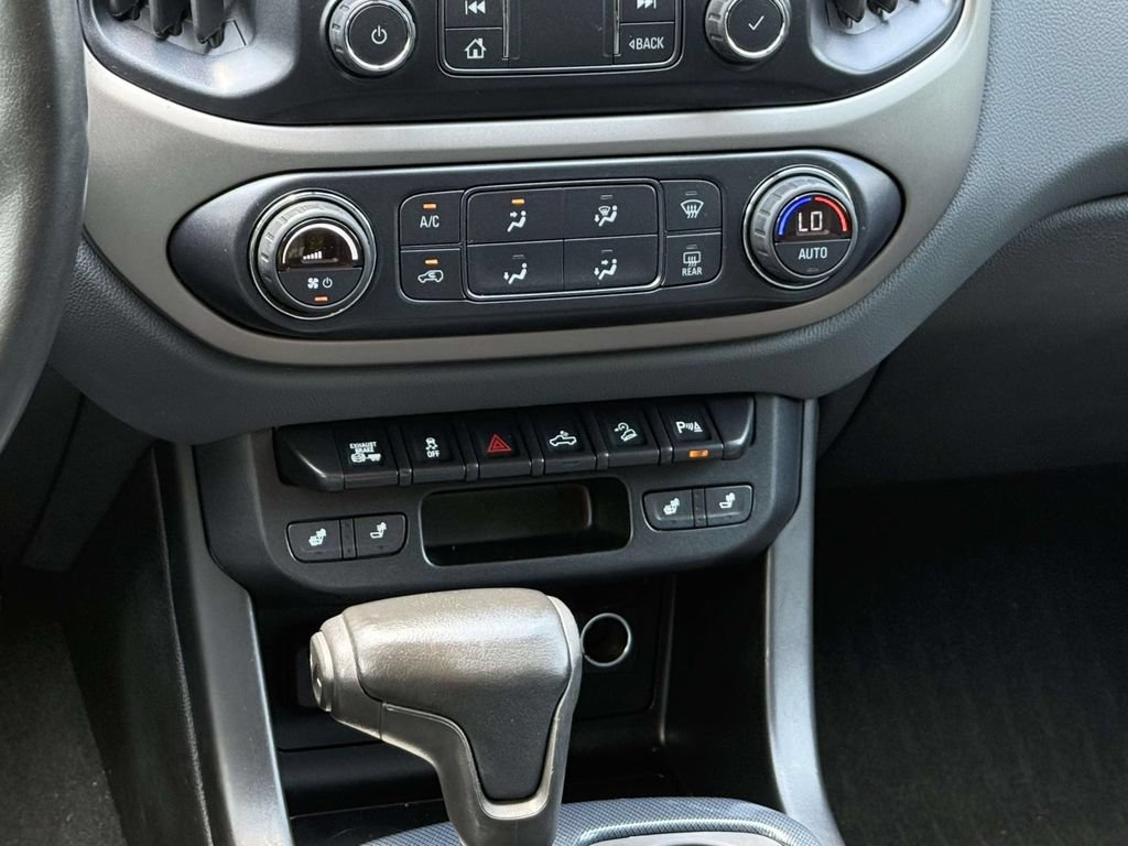 Used 2019 Chevrolet Colorado Z71 AWD/4WD image 16