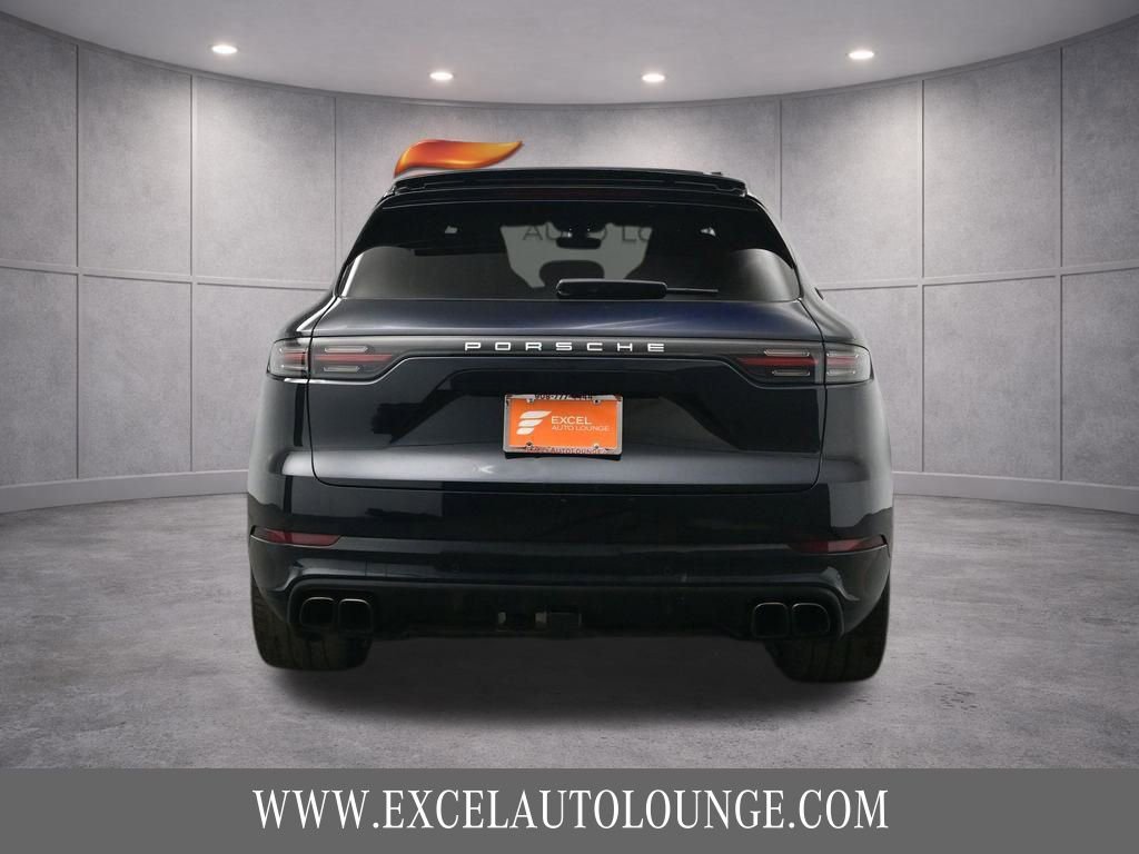 Used 2021 Porsche Cayenne Turbo w/ Premium Package Plus image 7