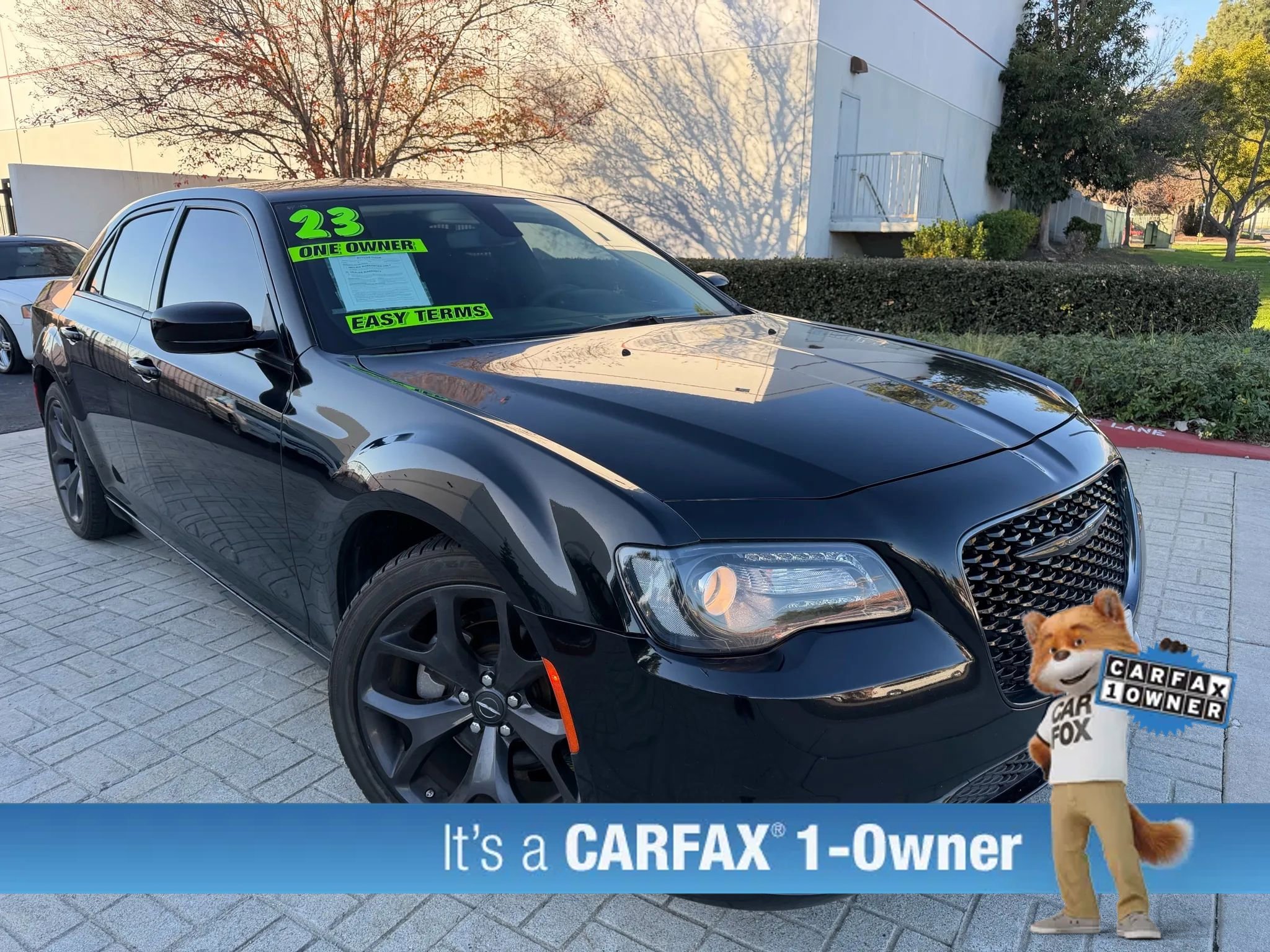 Used 2023 Chrysler 300 Touring w/ Sport Appearance Package image 1