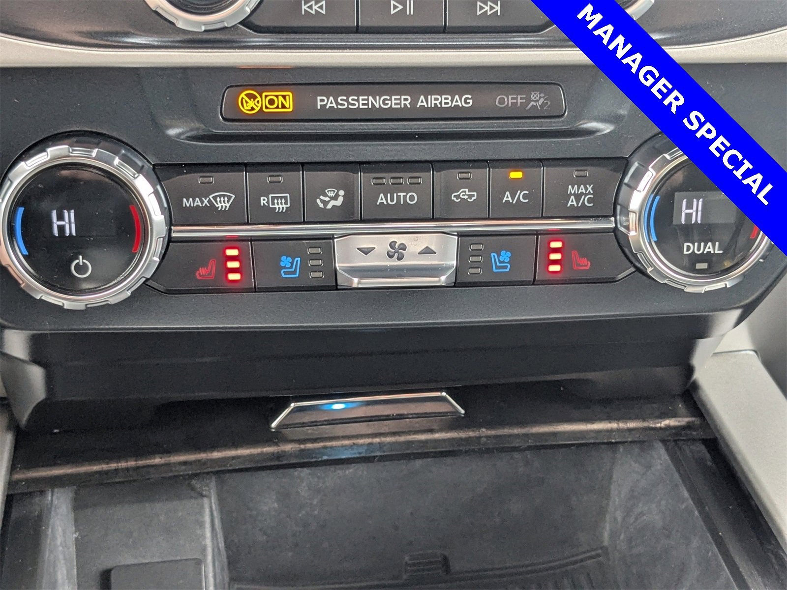 Used 2022 Ford F350 Lariat image 24