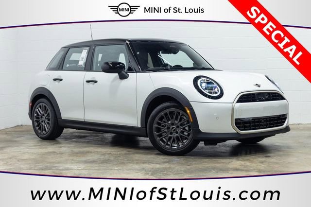 Used 2025 MINI Cooper 4-Door Hardtop image 1